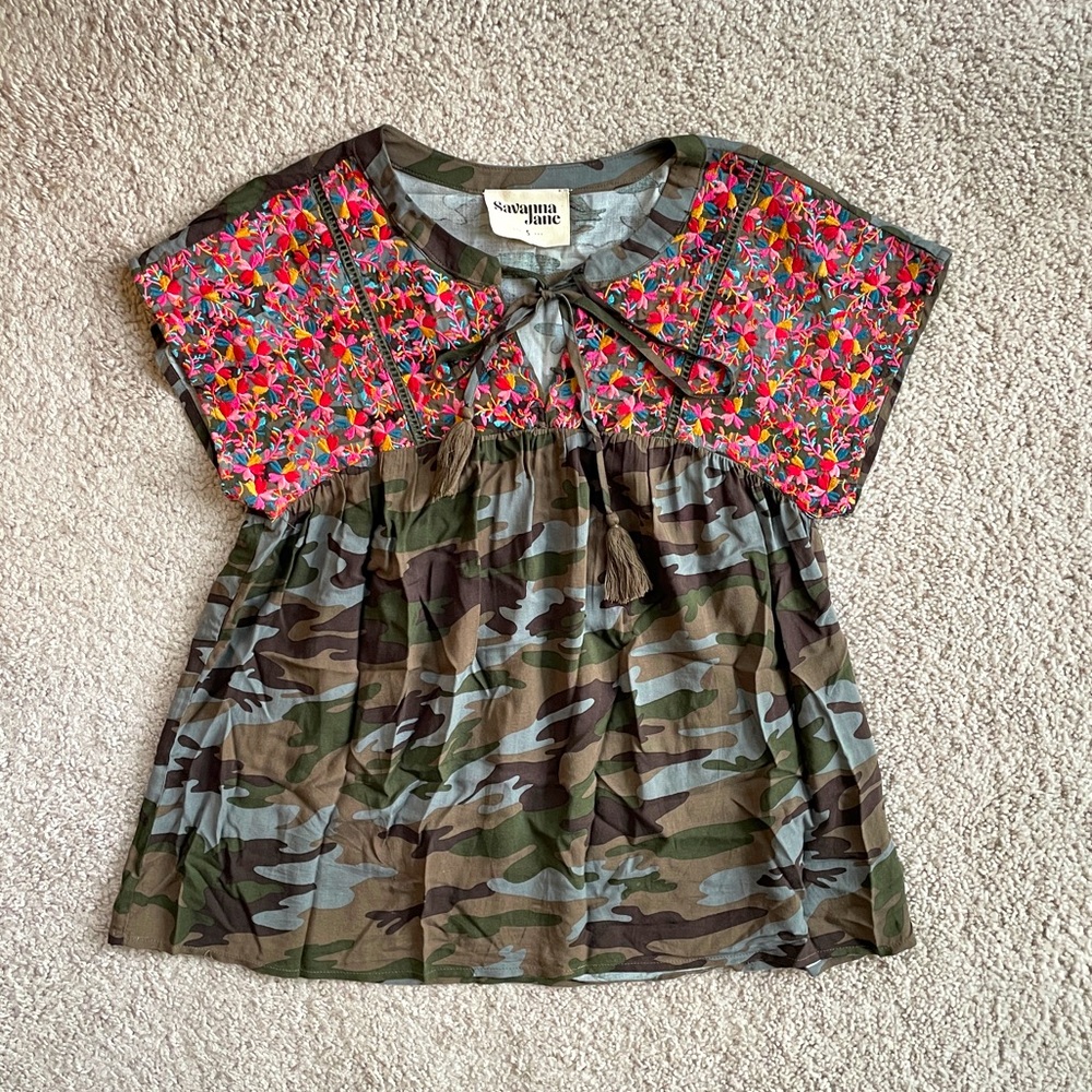 Savanna Jane Embroidered Pink Green Yellow Army Camouflage Blouse Size Small